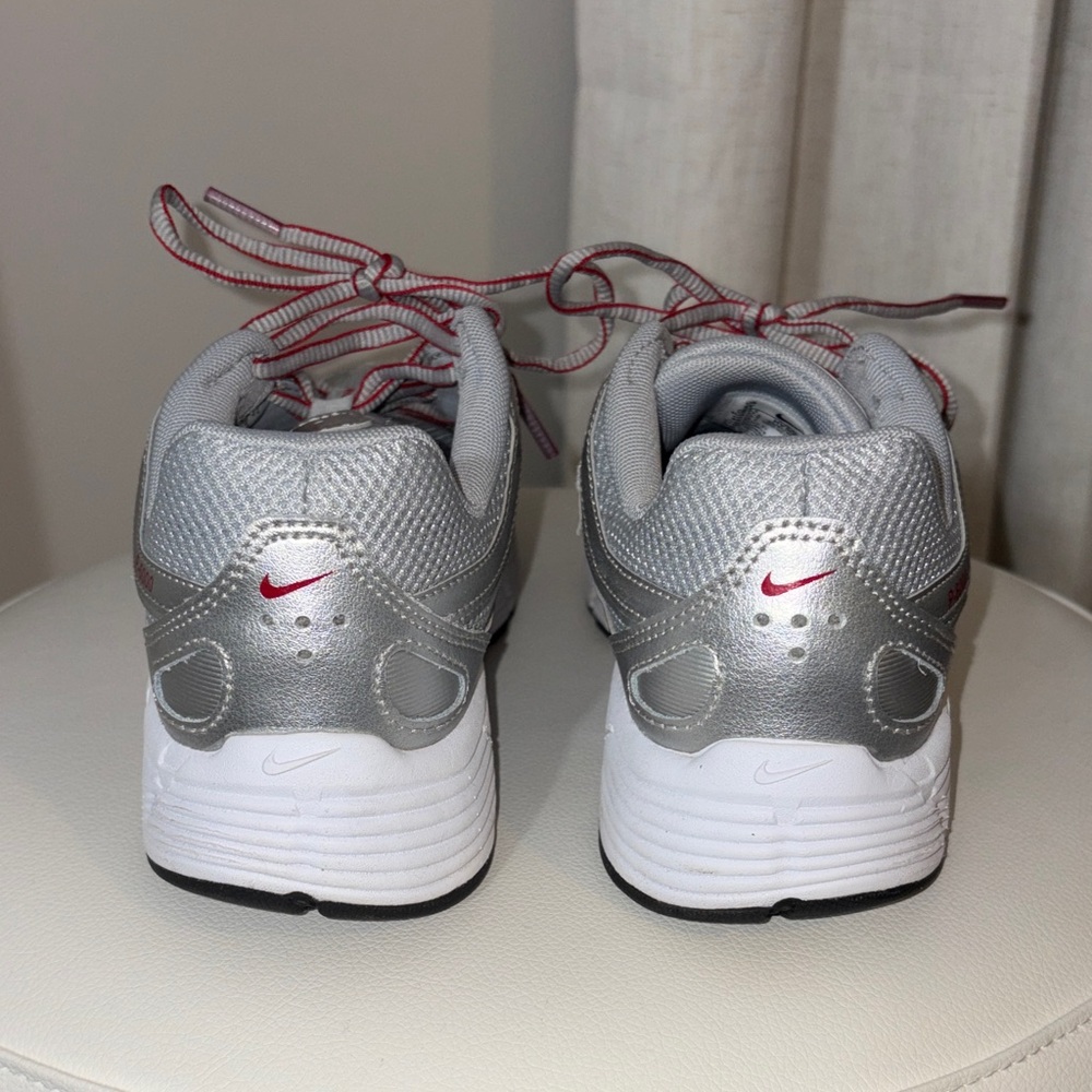 Nike Metallic Silver and Red P6000 - Picture 4 of 7